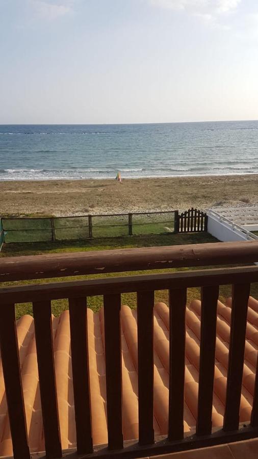 Panorama Beach House, 5 Meters To The Sea Перволия Екстериор снимка