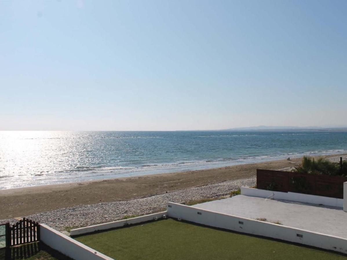 Panorama Beach House, 5 Meters To The Sea Перволия Екстериор снимка