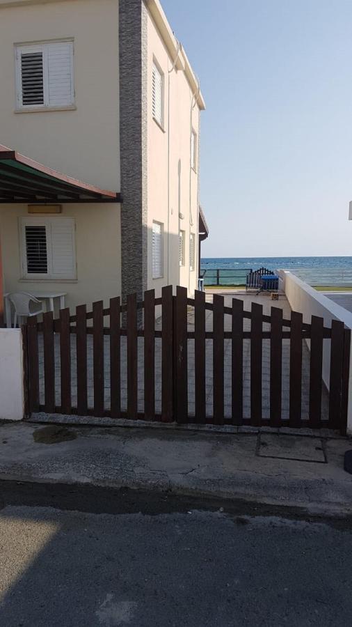 Panorama Beach House, 5 Meters To The Sea Перволия Екстериор снимка